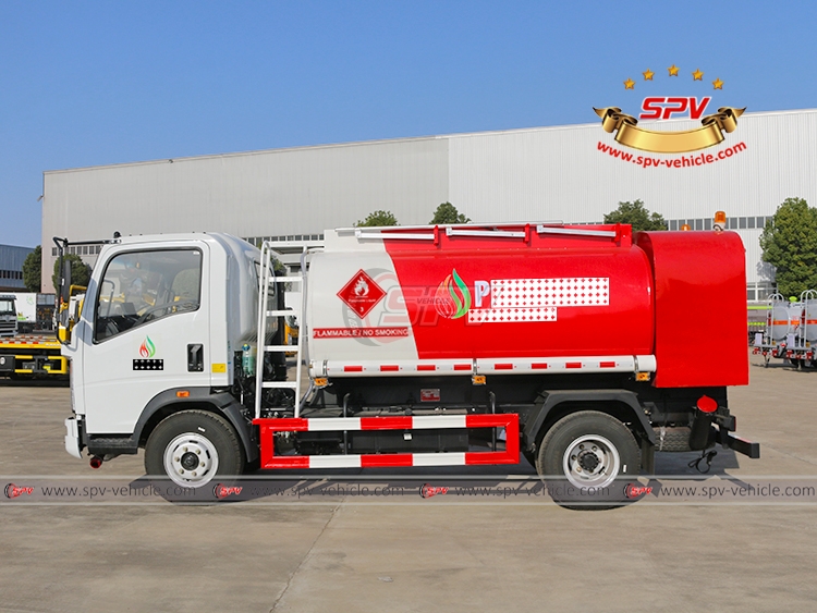 6,000 Litres Refueler Truck Sinotruk - LS 6,000 Litres Refueler Truck Sinotruk - LS